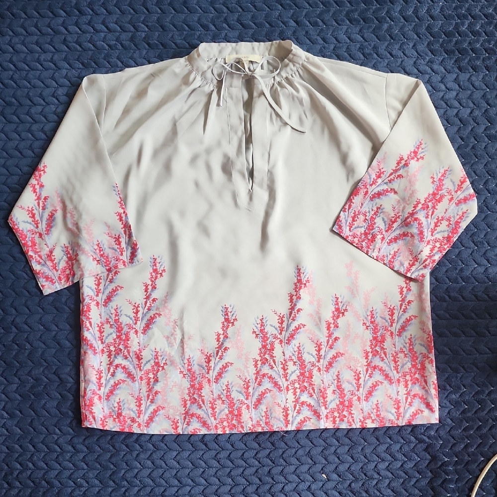 Lark & Ro Gray and Pink Boxy Blouse with Tie Front